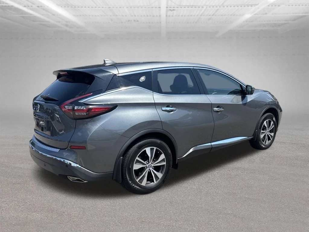 Used 2020 Gray Nissan S image 3
