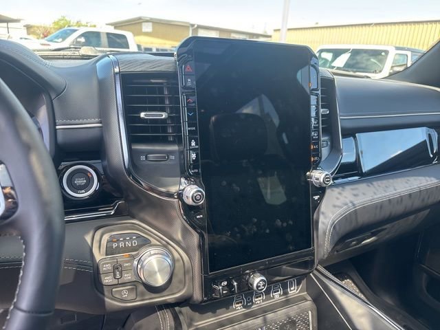 New 2026 Diamond Black Crystal Pearl-Coat Exterior Paint RAM Limited image 27