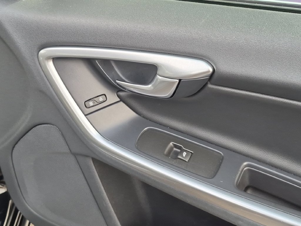 Used 2015 Black / Stone Volvo T6 image 20