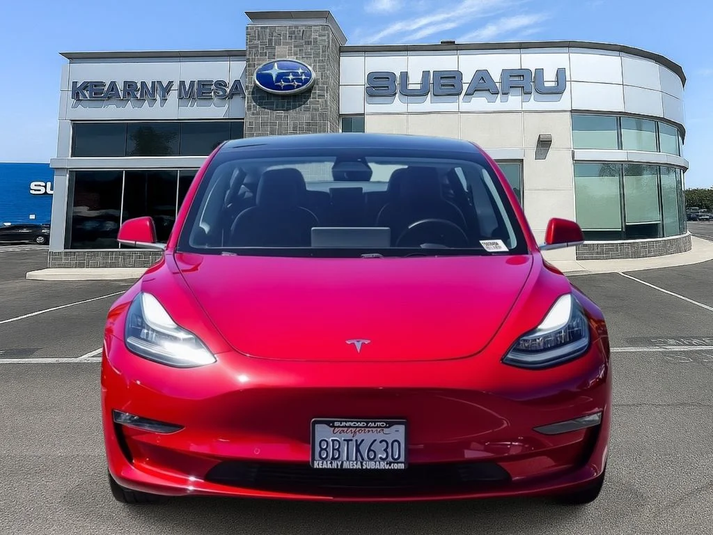 Used 2018  Tesla Long Range image 2