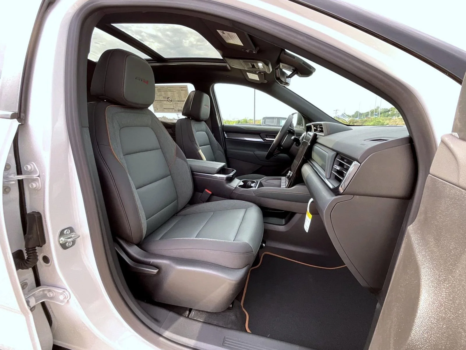 2026 GMC Terrain AT4 - Photo 15