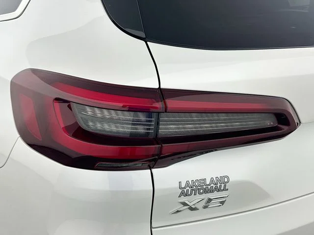 Certified Used 2022 White BMW sDrive40i image 27