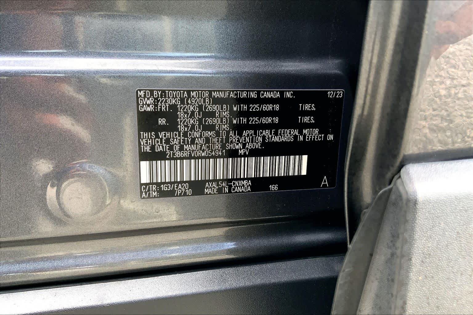 Used 2024 Magnetic Gray Metallic Toyota Hybrid XLE Premium image 34