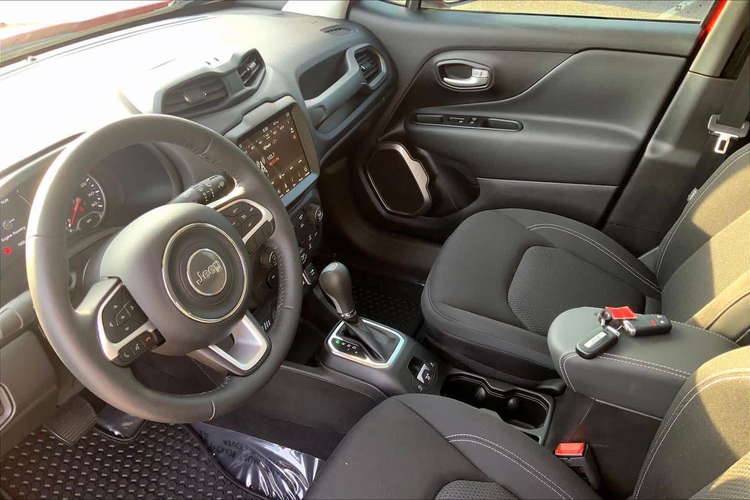 Used 2023 Colorado Red Clearcoat Jeep Latitude image 16