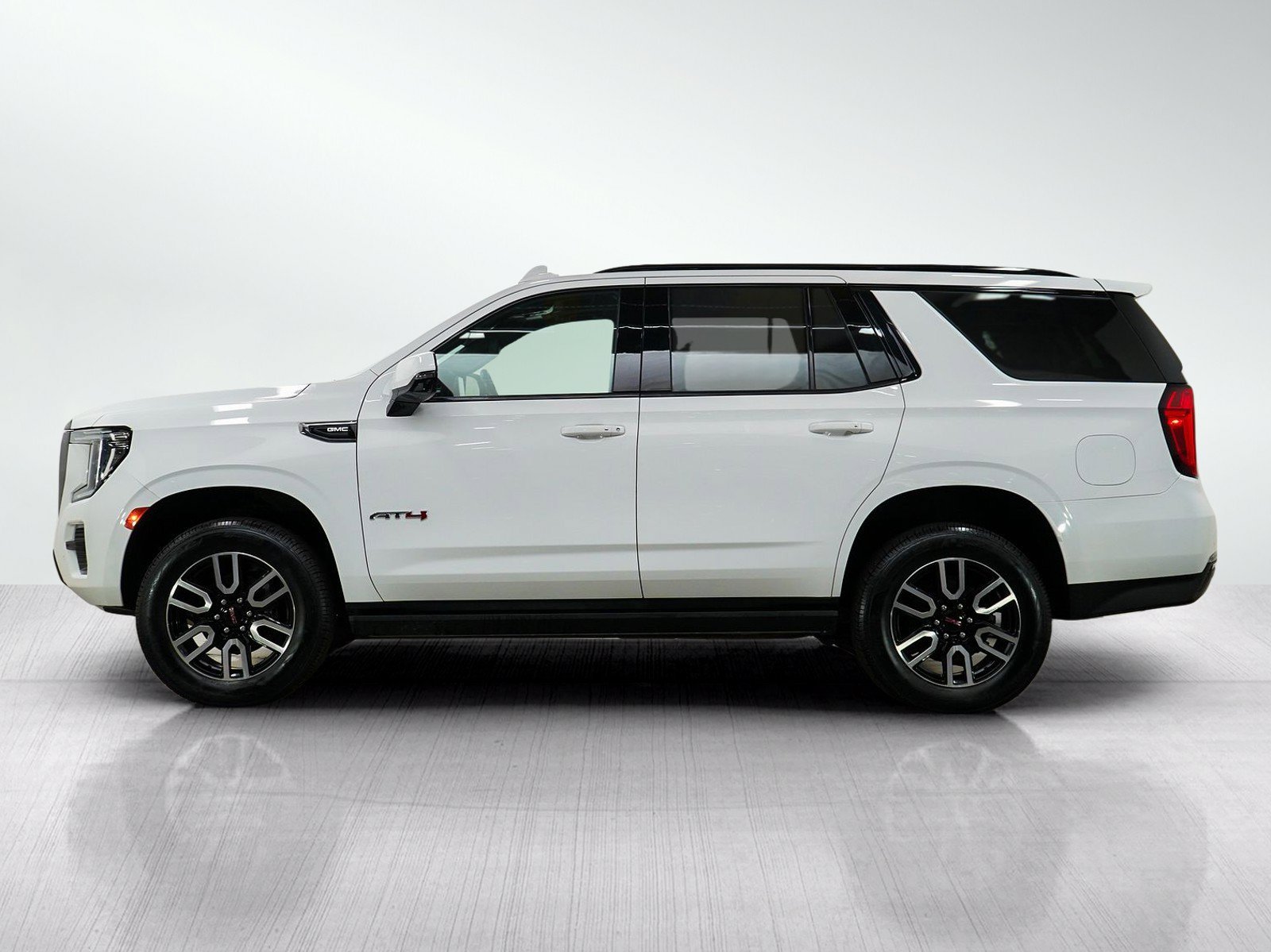 Used 2021 GMC Yukon AT4 with VIN 1GKS2CKD5MR193983 for sale in Burnsville, Minnesota