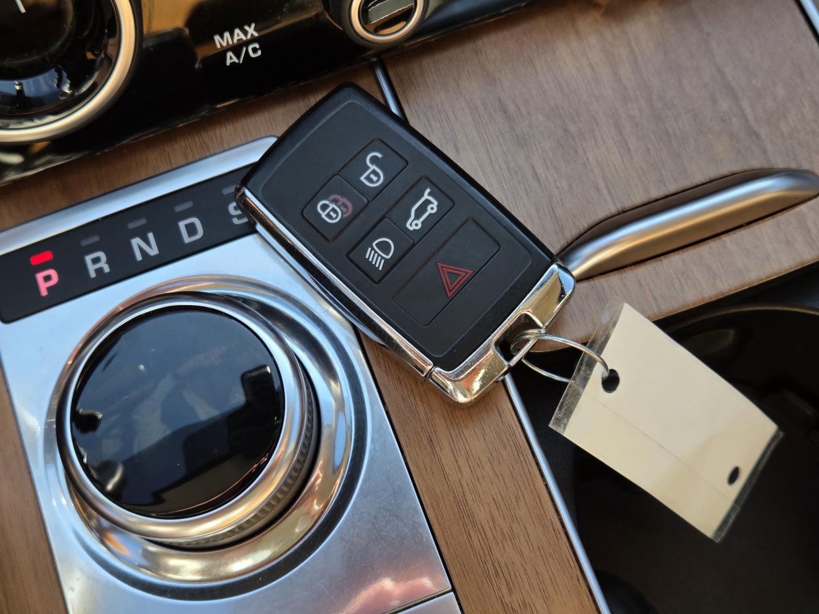 Used 2019 Silicon Silver Premium Metallic Land Rover Autobiography image 44