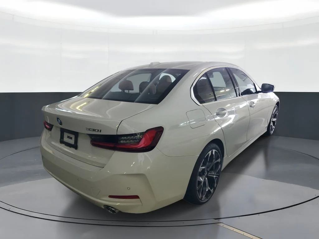 New 2026 Alpine White BMW 330i image 3