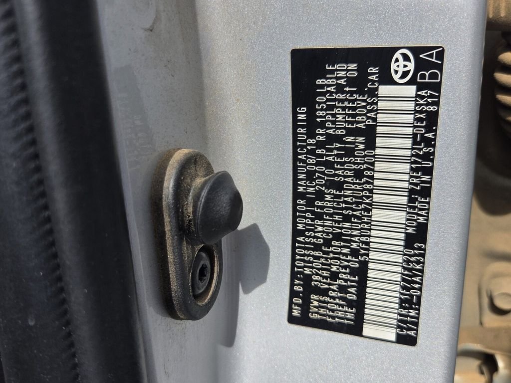 Used 2019 Silver Toyota SE image 16