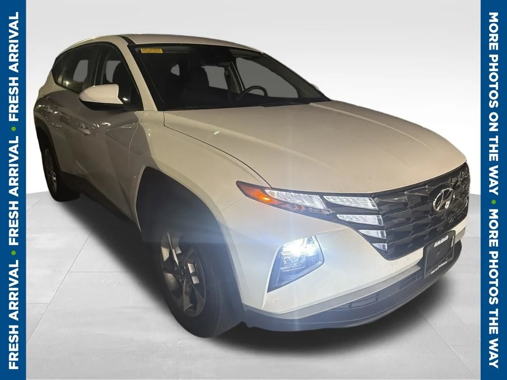 Used 2024 White Hyundai SE image 1
