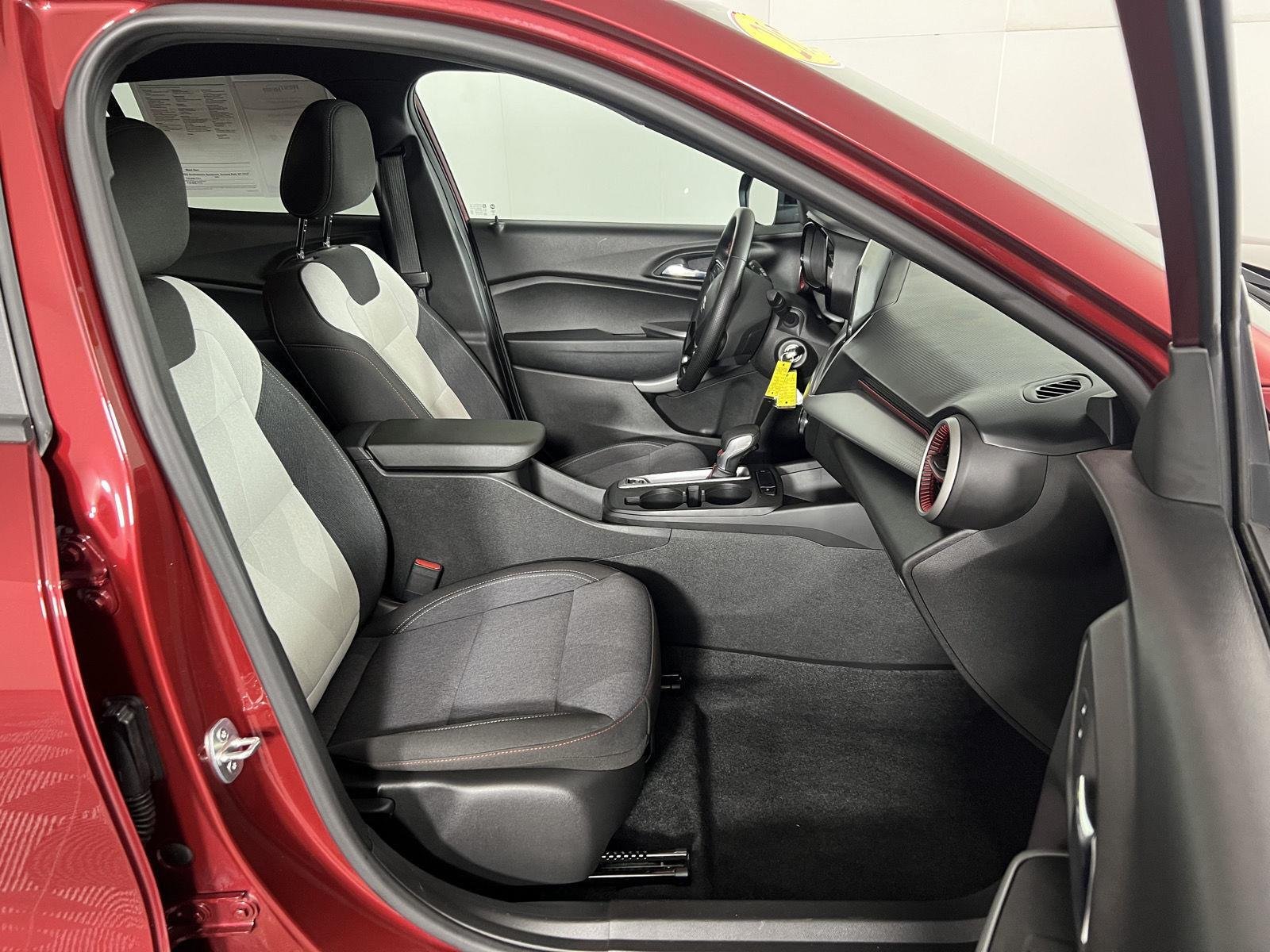 Used 2024 Crimson Chevrolet 1RS image 33