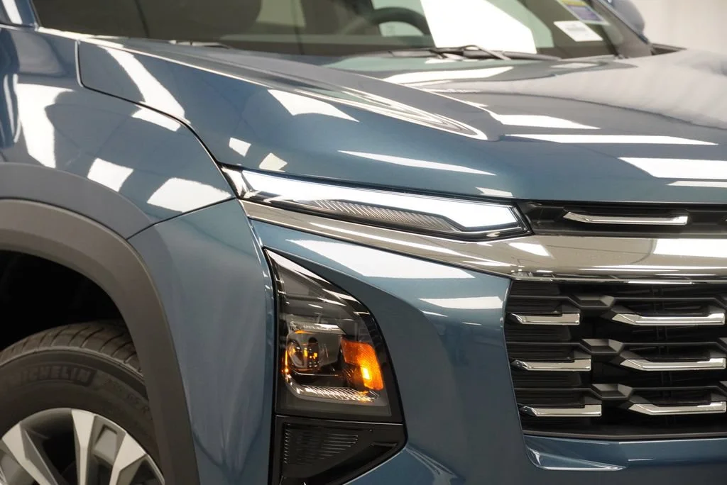 2027 Chevrolet Equinox LT - Photo 9