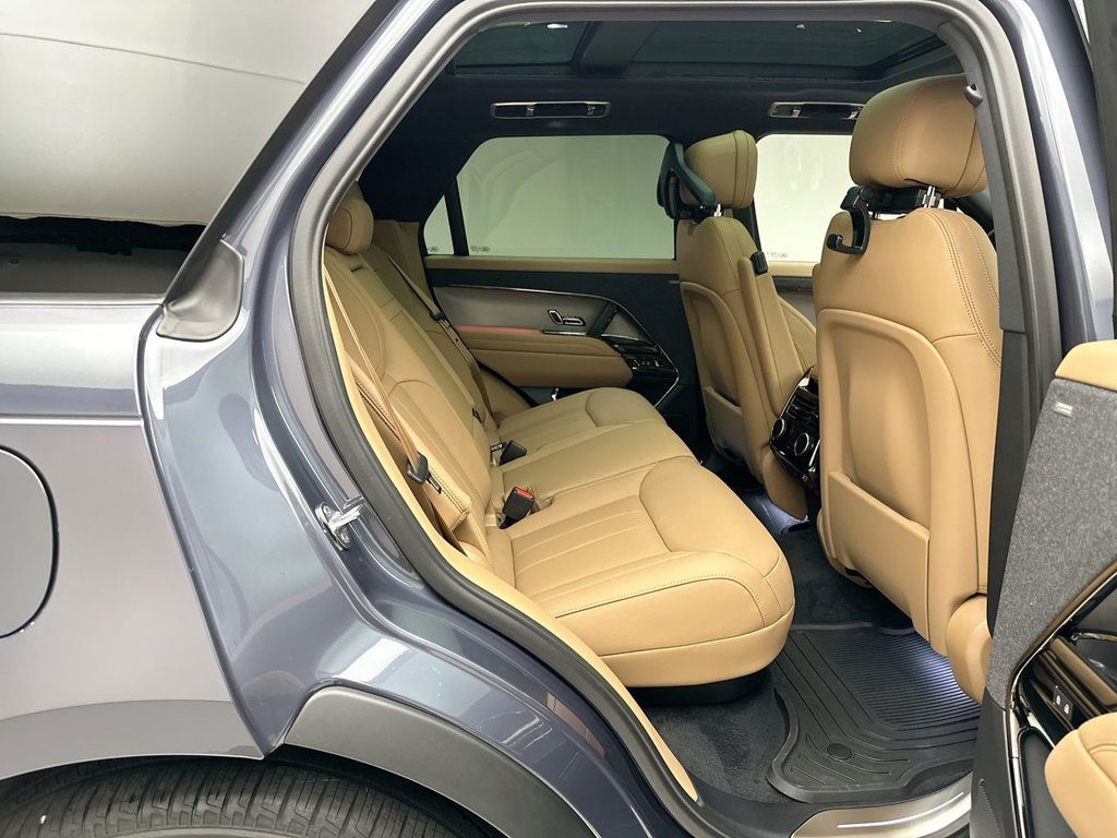 New 2027 Varesine Blue Land Rover SE image 7