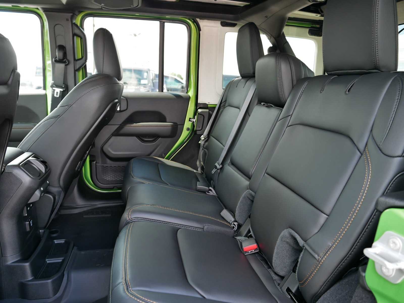 New 2025 Mojito Clear-Coat Exterior Paint Jeep Rubicon 392 Final Edition image 11
