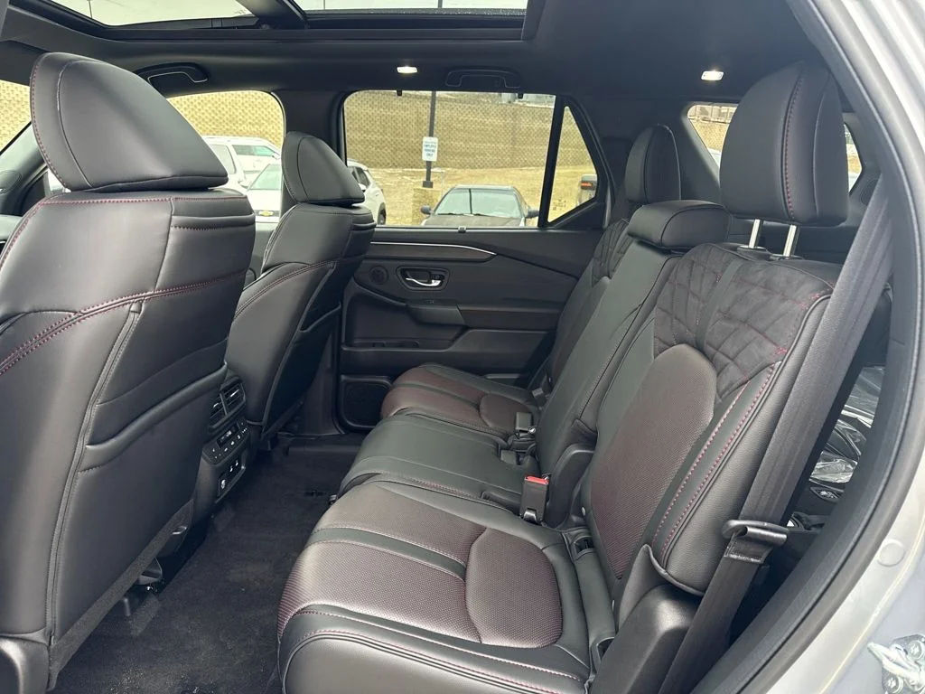 2026 Honda Pilot Black Edition - Photo 25