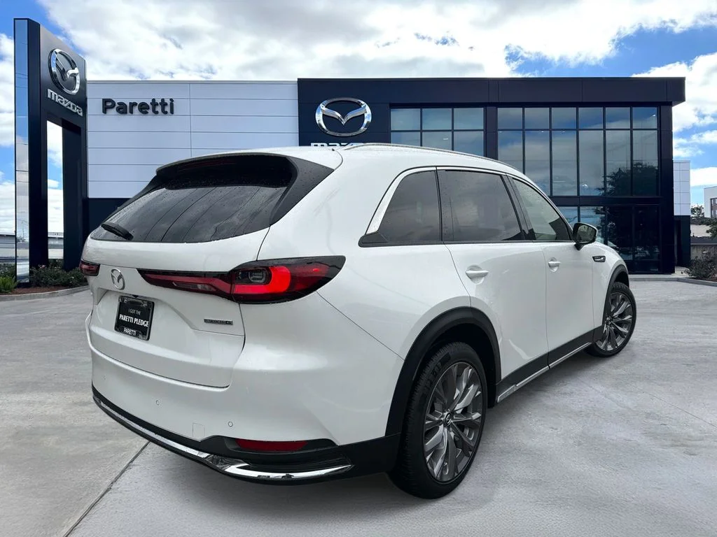 Certified Used 2025 White Mazda 3.3 Turbo Premium Plus image 6