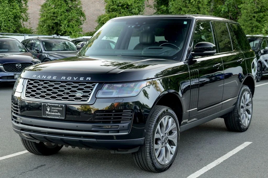Used 2020 Santorini Black Metallic Land Rover HSE image 3