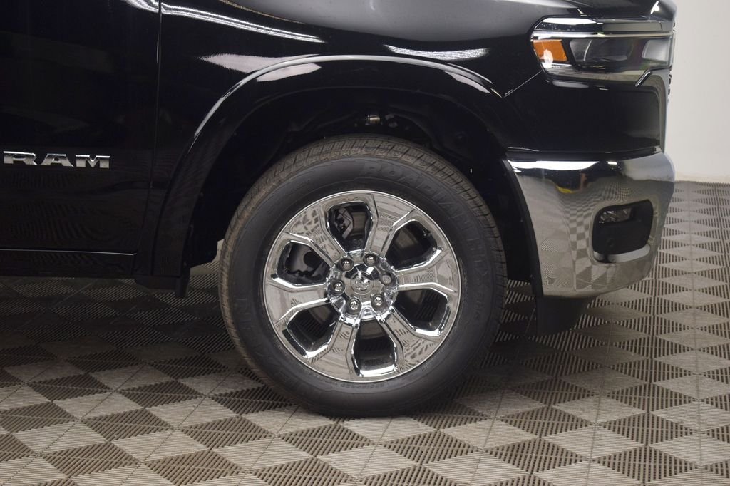 New 2026 Diamond Black Crystal Pearl-Coat Exterior Paint RAM Big Horn/Lone Star image 7