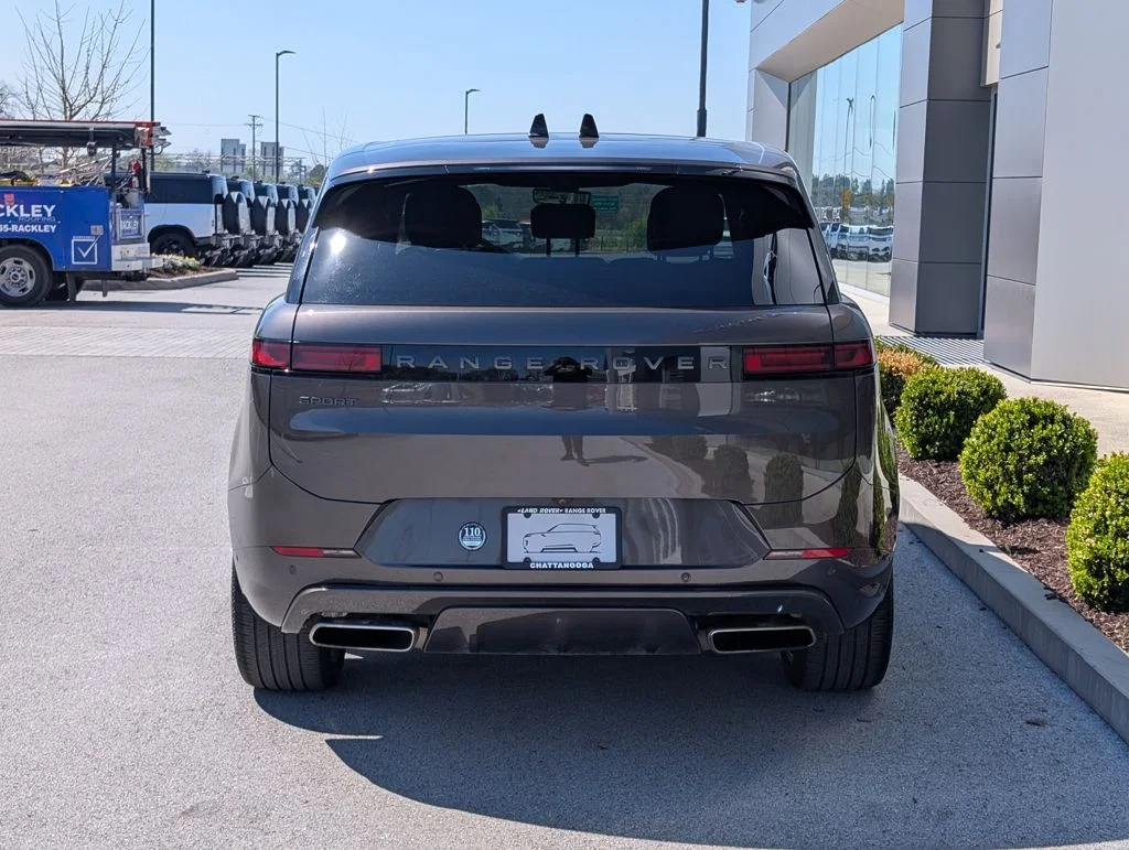 Certified Used 2025 Gray Land Rover Dynamic SE image 6