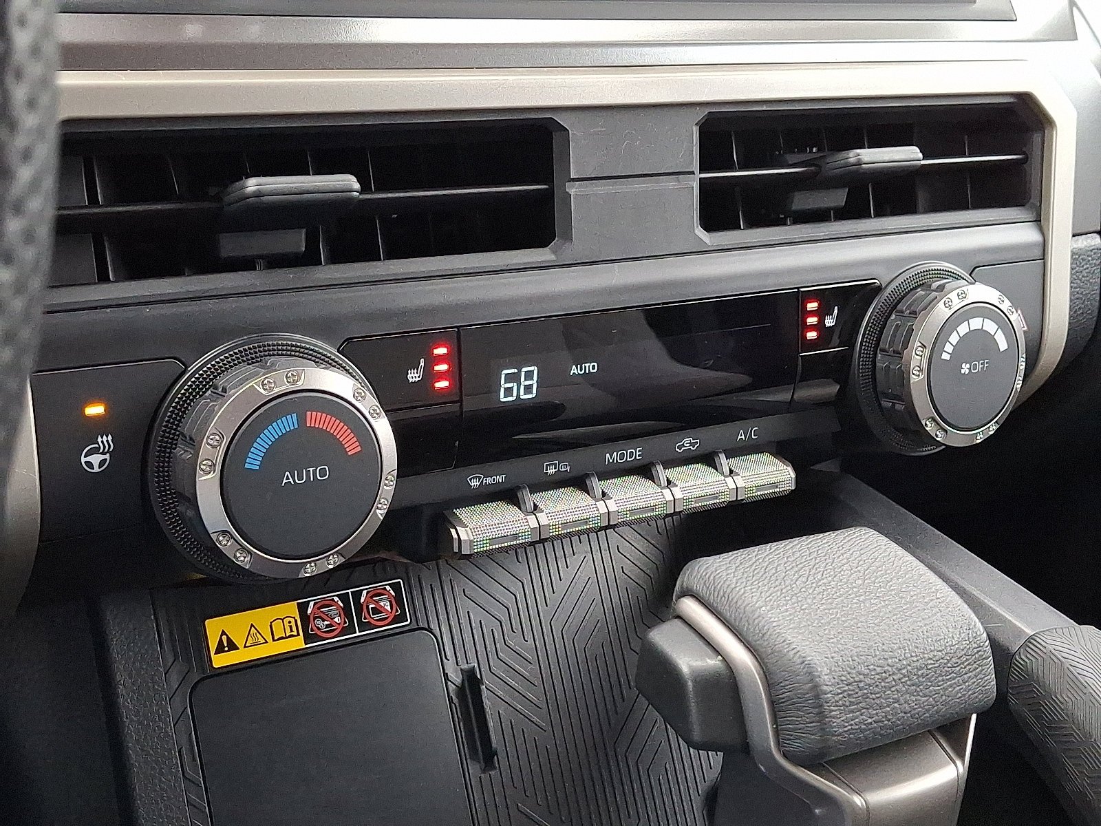 2024 Toyota Tacoma SR5 - Photo 17