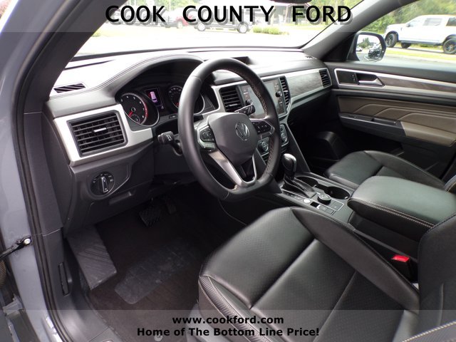 Used 2021 Pure Gray Volkswagen 2.0T SE w/Technology image 2