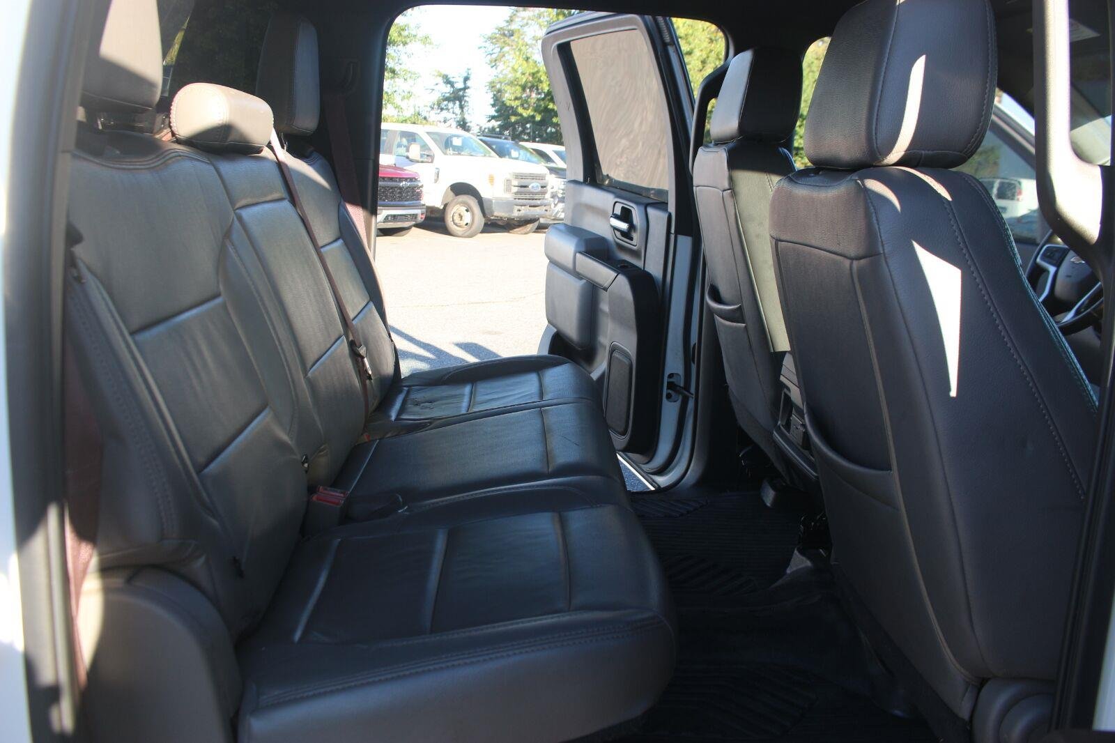 Used 2022 SUMMIT WHITE Chevrolet LT image 38