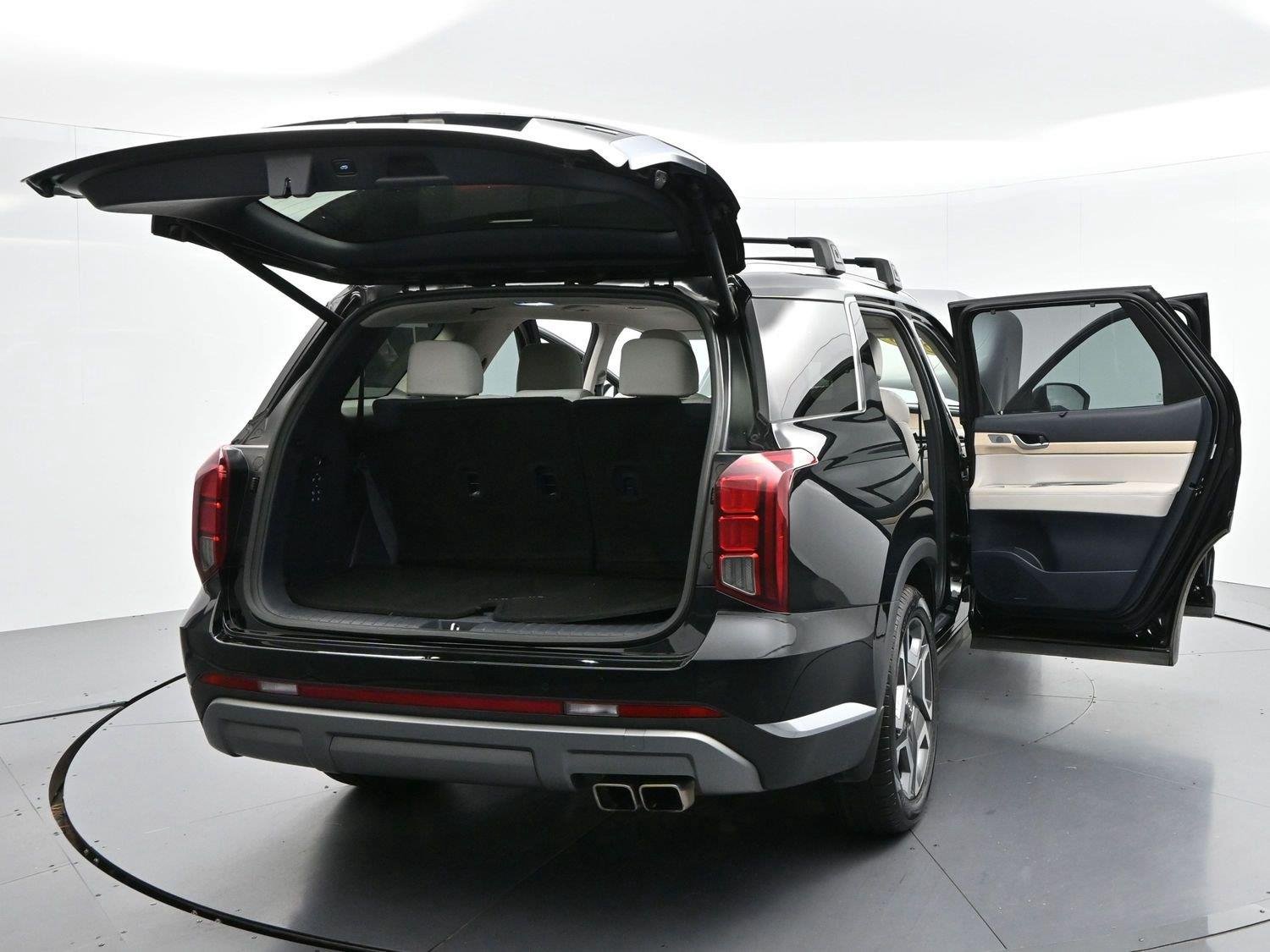 Used 2023 Abyss Black Pearl Hyundai Limited image 51