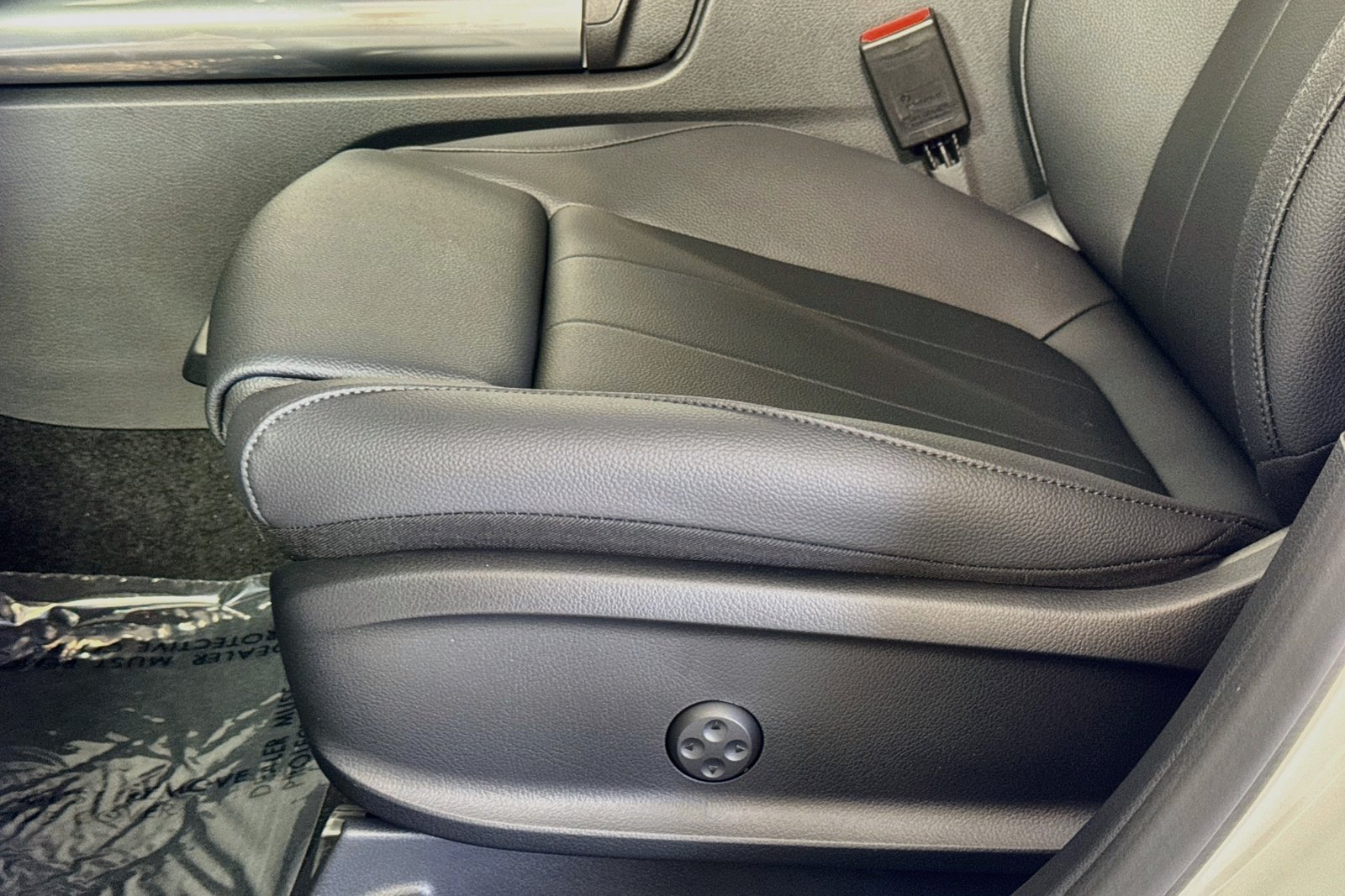New 2026 Polar White Mercedes-Benz GLA 250 image 17