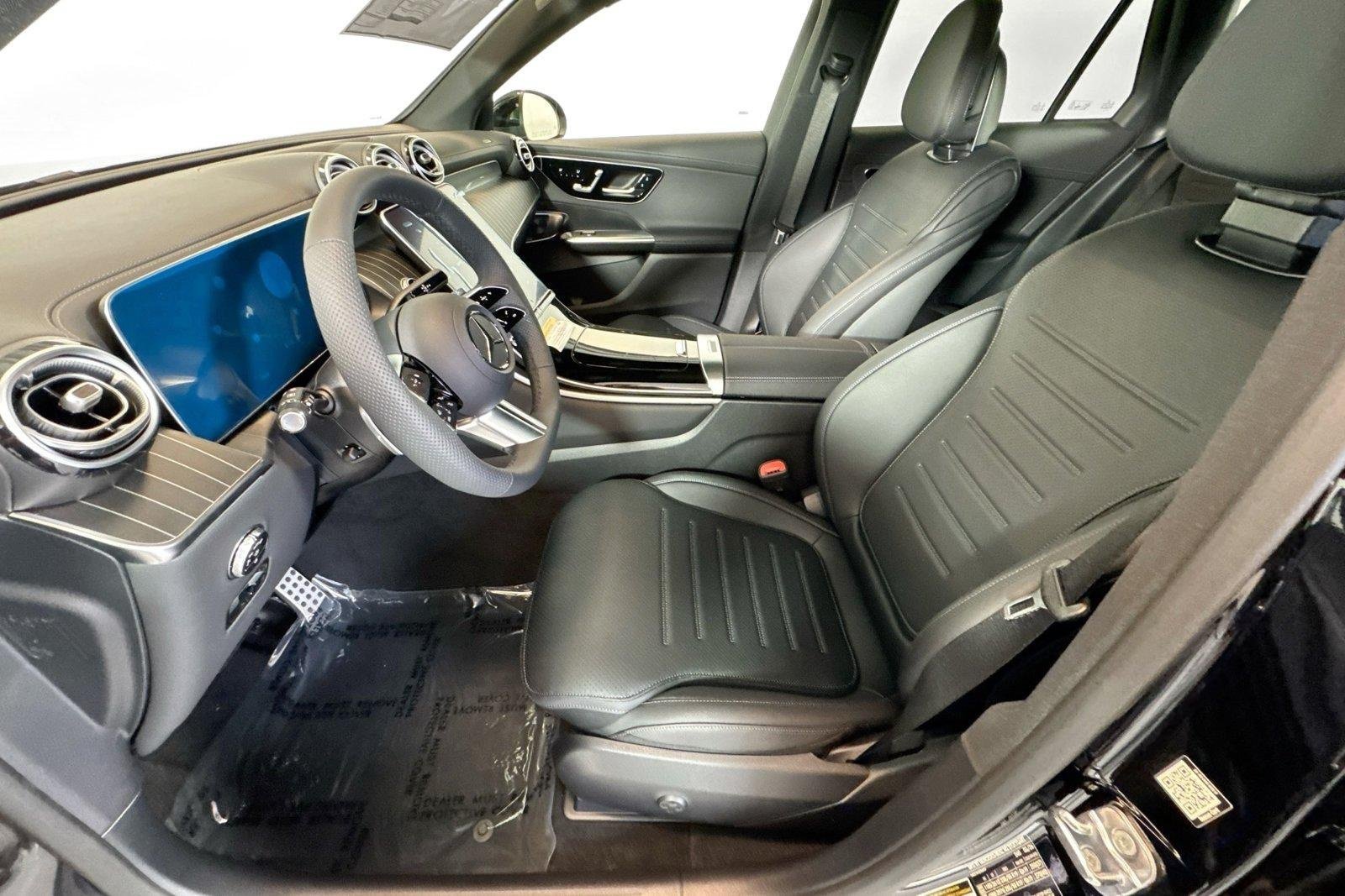 New 2026 Black Mercedes-Benz GLC 300 image 18
