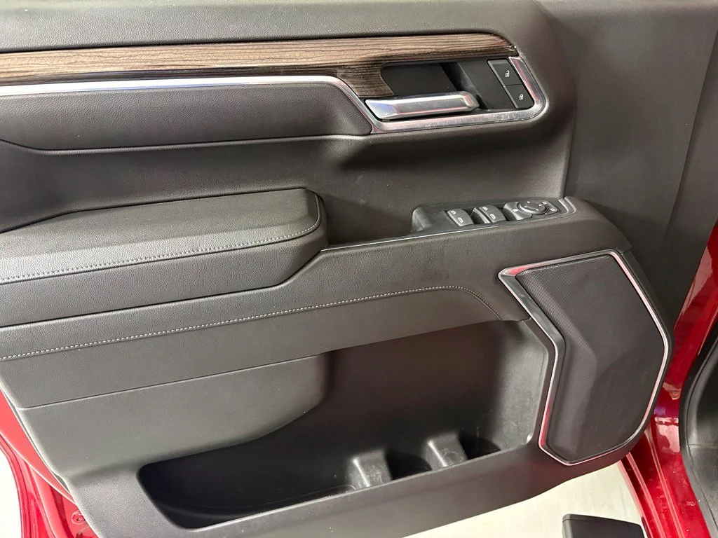 Used 2022 Red Chevrolet LT image 16