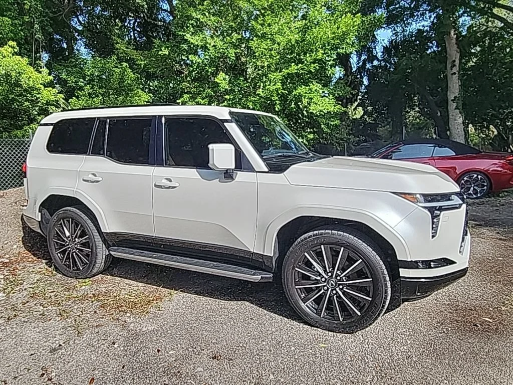 Used 2024 Eminent White Pearl Lexus GX 550 Luxury image 1