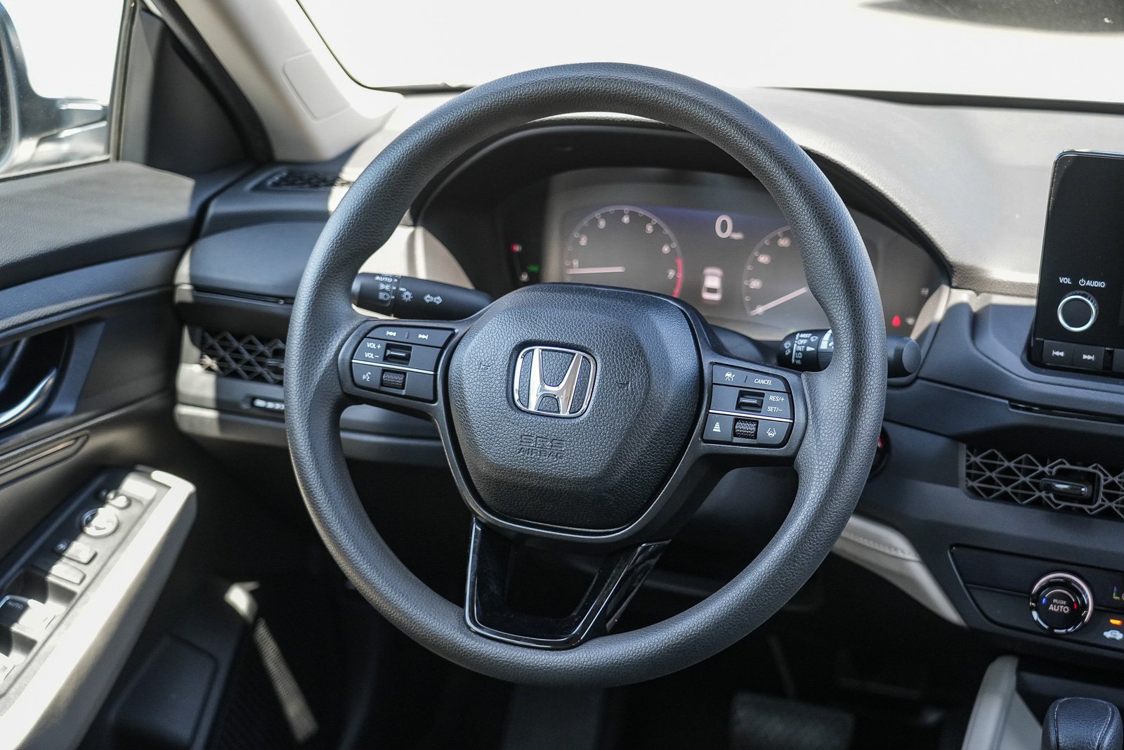 2025 Honda Accord LX - Photo 18