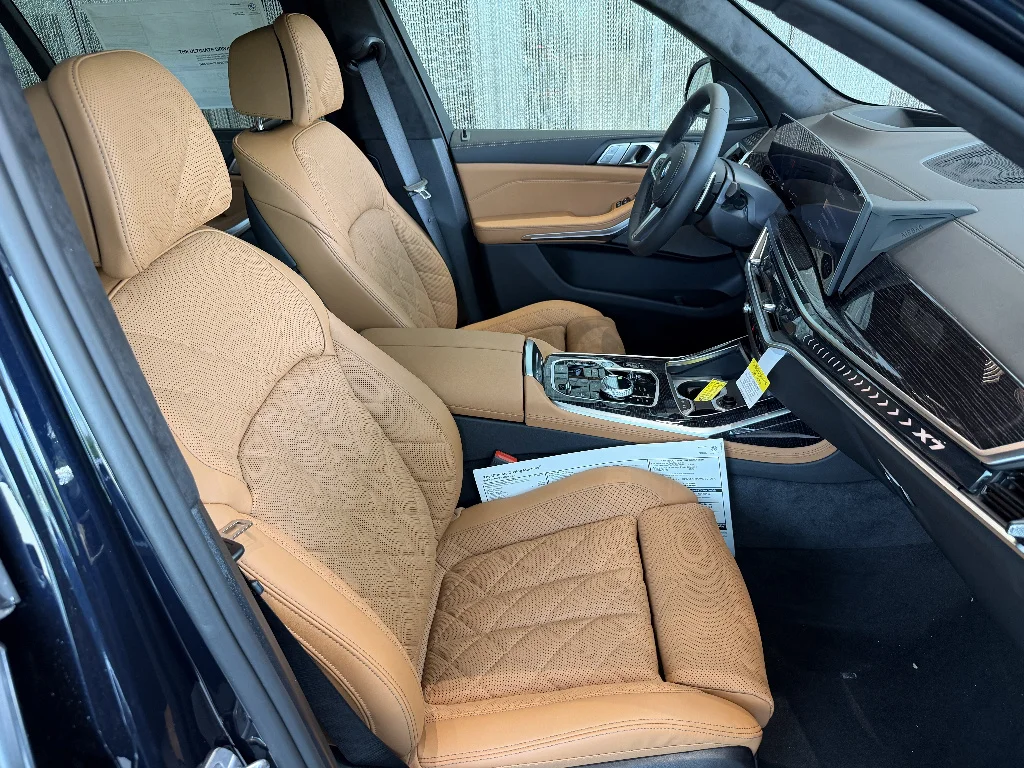 2027 BMW X7 40i - Photo 15