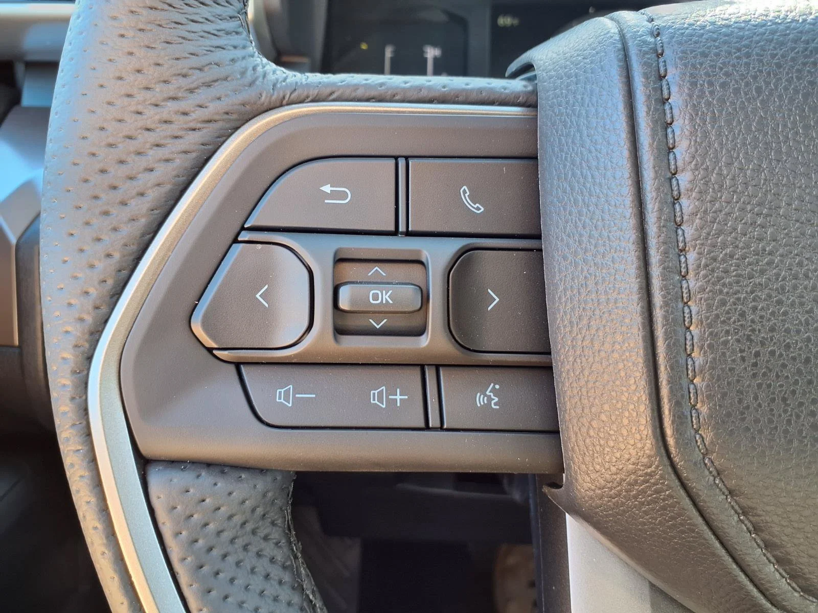 2026 Toyota Tacoma SR5 - Photo 11