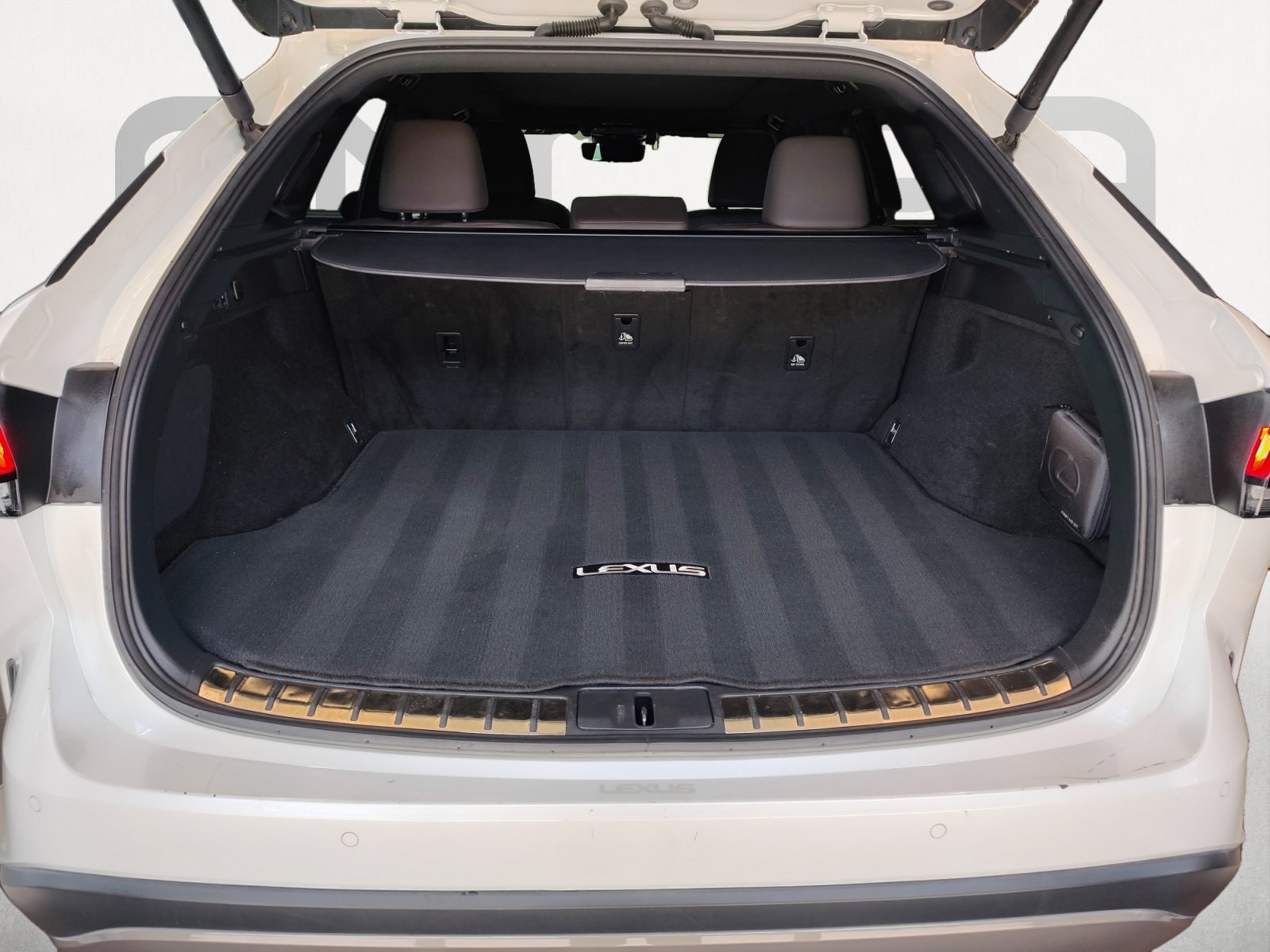 Used 2023 White Pearl Lexus 350 Luxury image 13