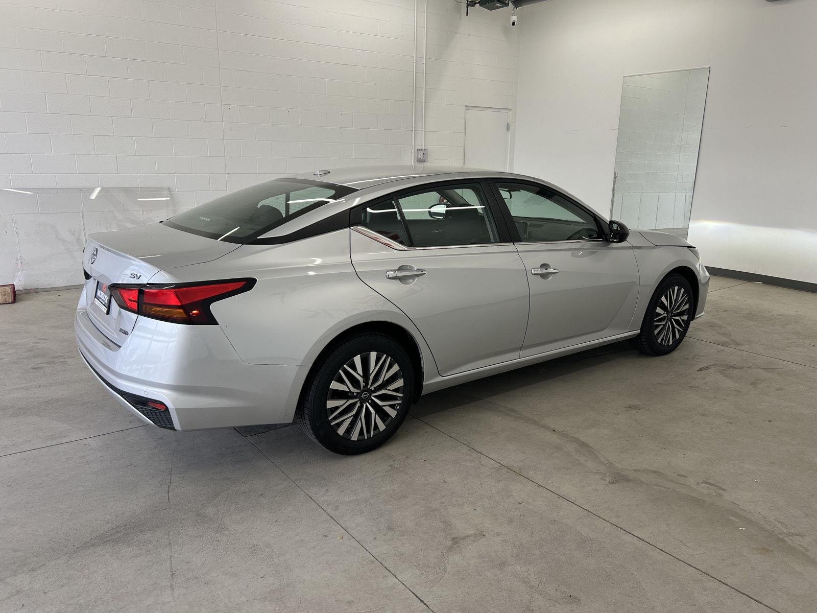 Used 2024 Brilliant Silver Metallic Nissan 2.5 SV image 4