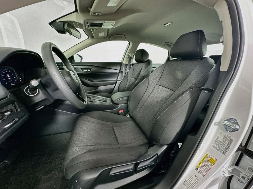 New 2026 Platinum White Pearl Honda LX image 18