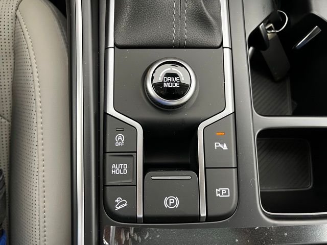 New 2026 White Kia S image 26