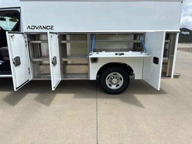 New 2026 Summit White Chevrolet 1WT image 14