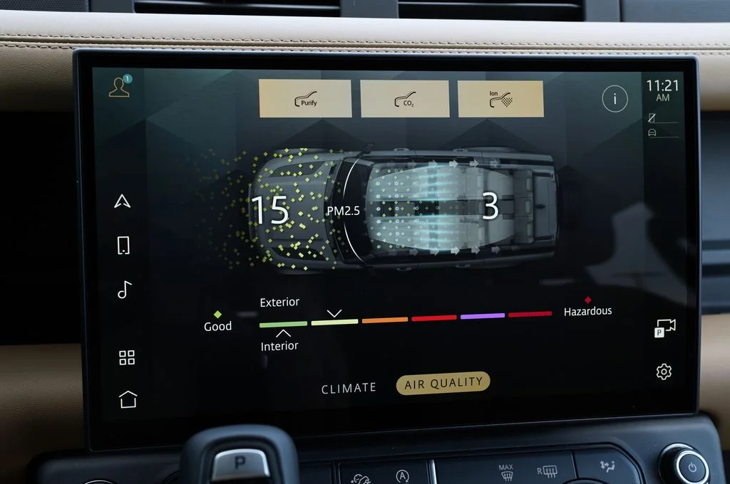 New 2026 Santorini Black Land Rover X-Dynamic SE image 24