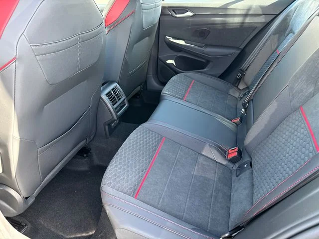 New 2026 Mythos Black Metallic Volkswagen 2.0T SE image 37