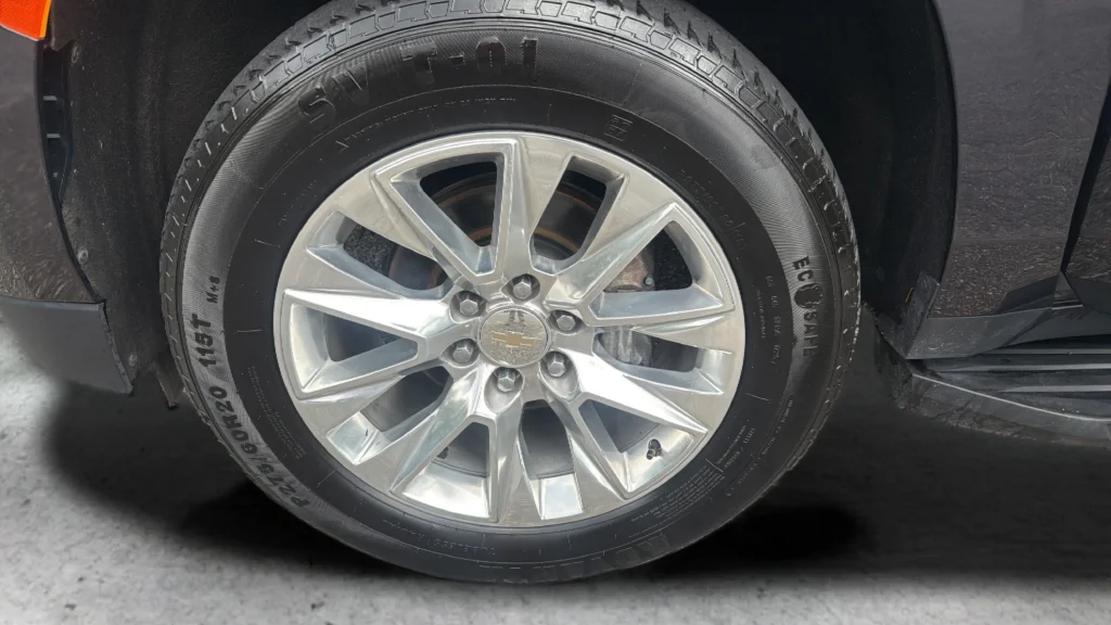 Used 2024 Gray Chevrolet Premier image 25