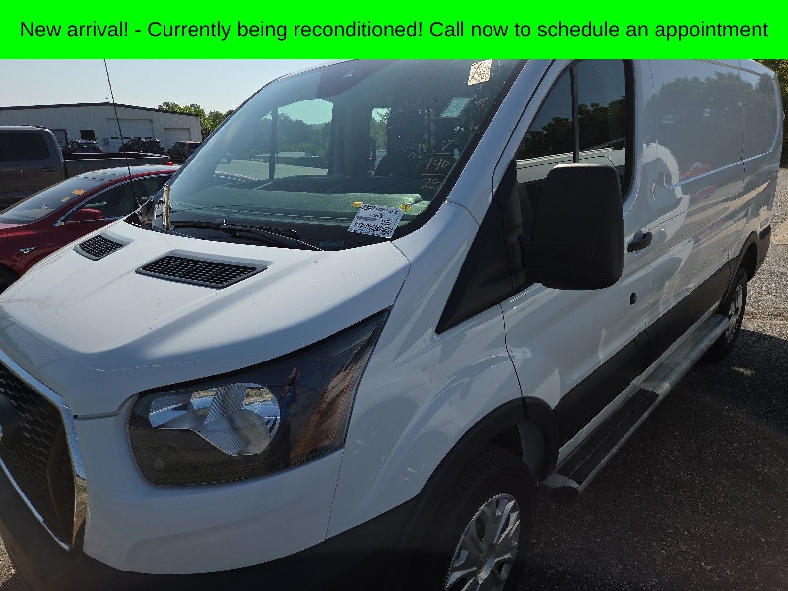 Used 2025 Oxford White Ford Base image 1