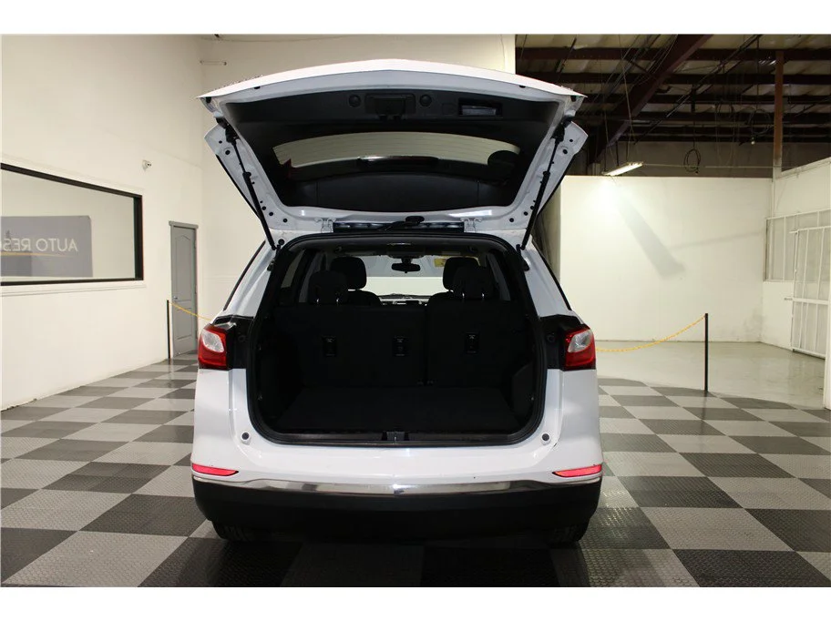 Used 2018 Summit White Chevrolet LT image 18