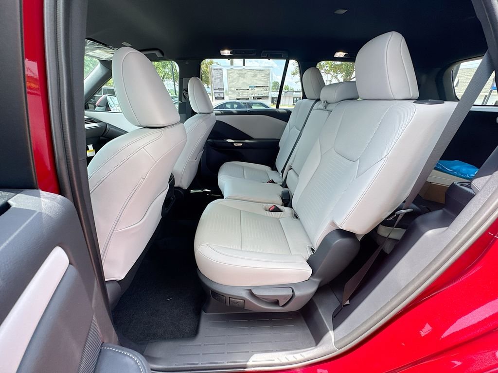 New 2026 Matador Red Mica Lexus  image 31