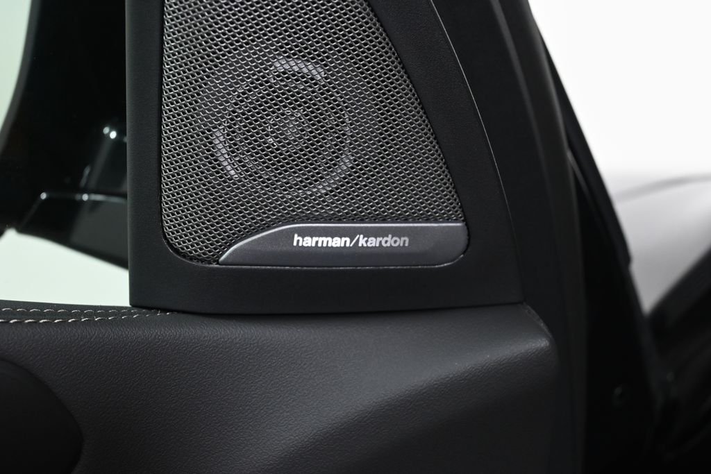 New 2026 Carbon Black Metallic BMW xDrive50e image 29