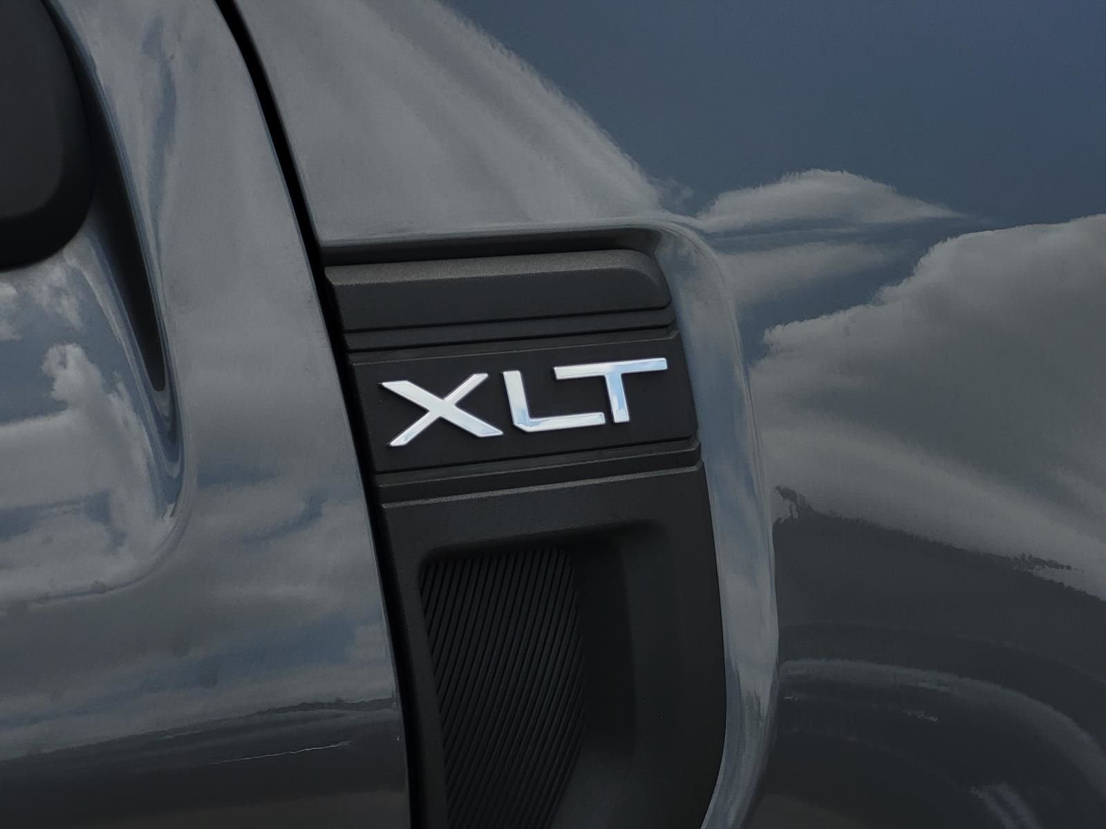 Used 2024 Gray Metallic Ford XLT image 6