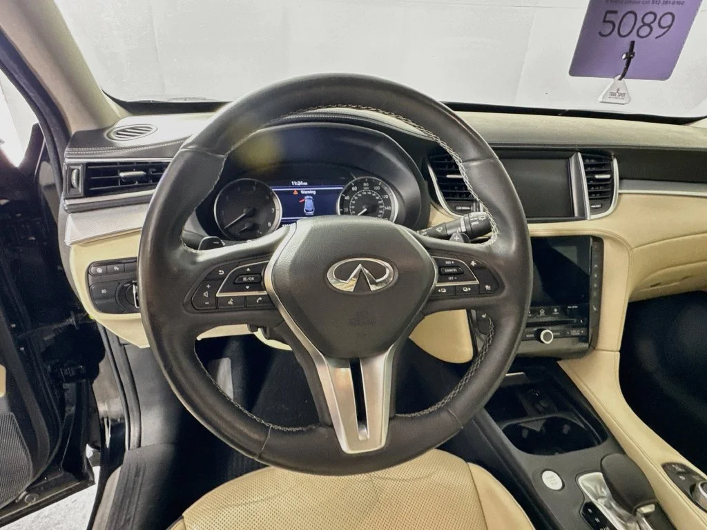 Used 2019 Black INFINITI ESSENTIAL image 12