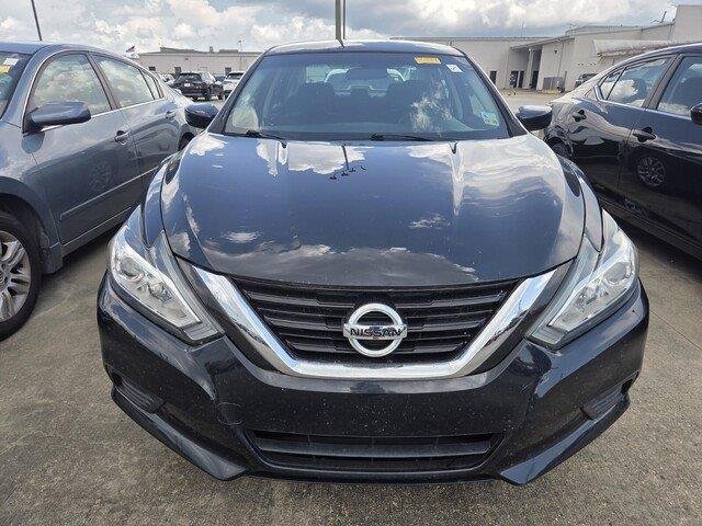 Used 2018 Storm Blue Nissan 2.5 S image 2