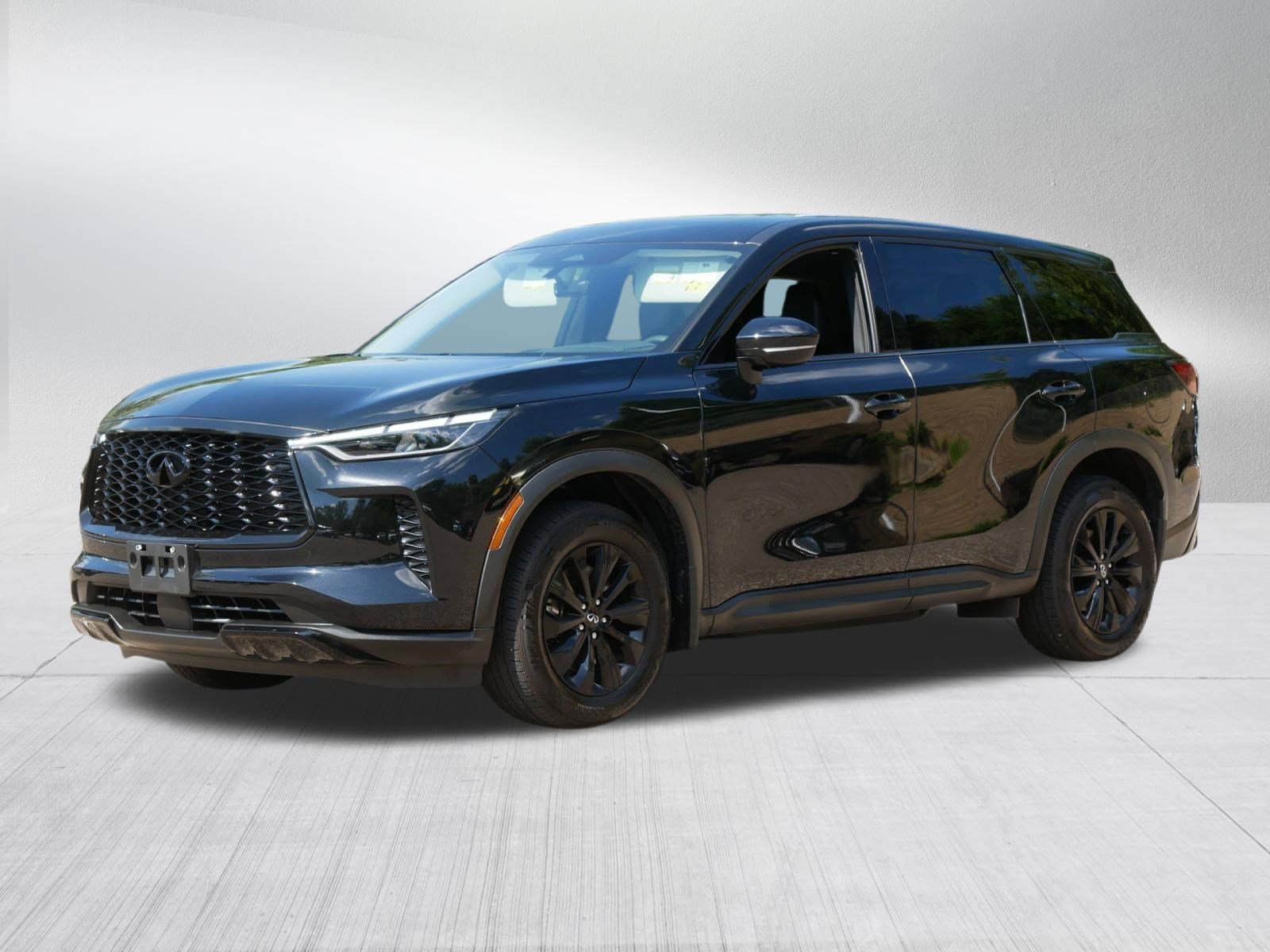 Used 2023 Mineral Black INFINITI PURE image 3
