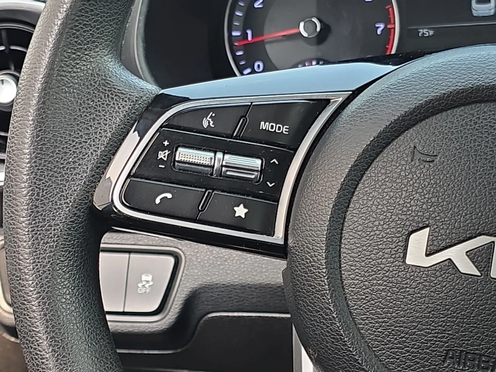 Used 2023 Gray Kia LXS image 18